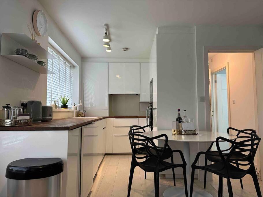 Chetwynd Paradise Apartment London Exterior photo